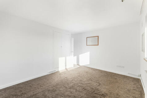 Bedroom 1 (2)