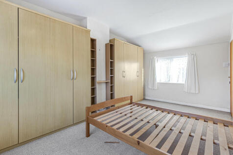 Bedroom 1 (2)