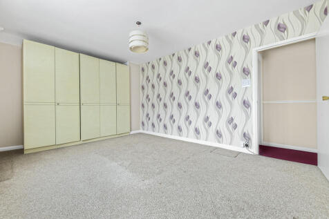 Bedroom 1 (2)