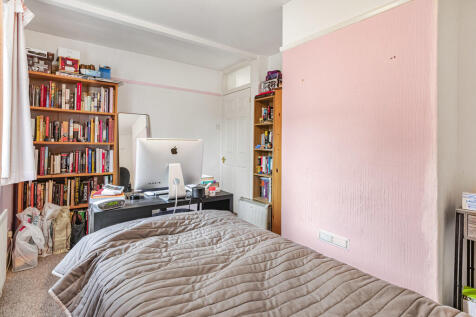 Bedroom 2 (2)