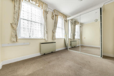 Bedroom 1 (2)