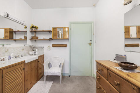 Bathroom (2)