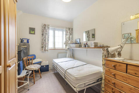 Bedroom 2 (2)