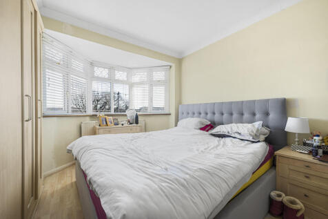 Bedroom 1 (2)