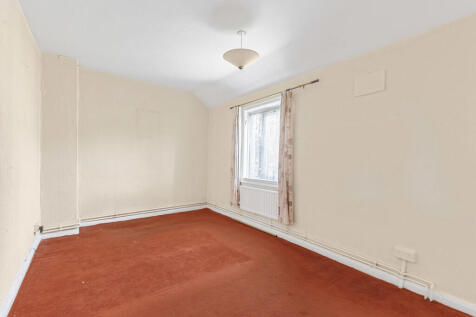 Bedroom 1 (2)