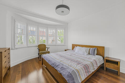 Bedroom 1 (2)