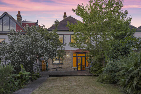 Twlight Garden (4...