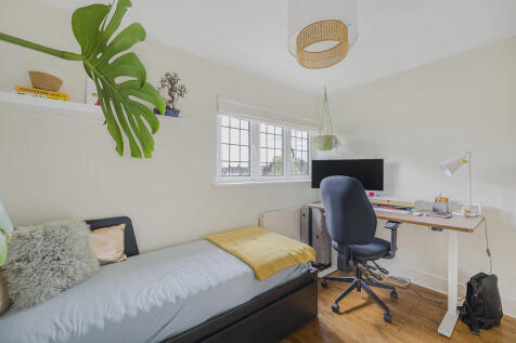 Bedroom 2 (2)
