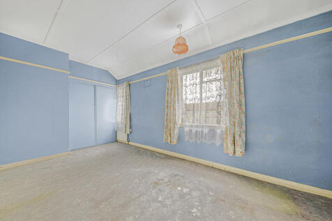 Bedroom 1 (2)