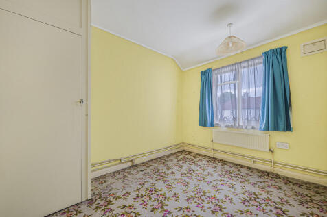 Bedroom 2 (2)