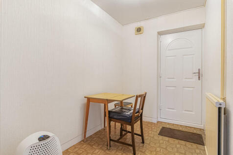 Dining Area (2)