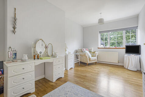 Bedroom 1 (2)