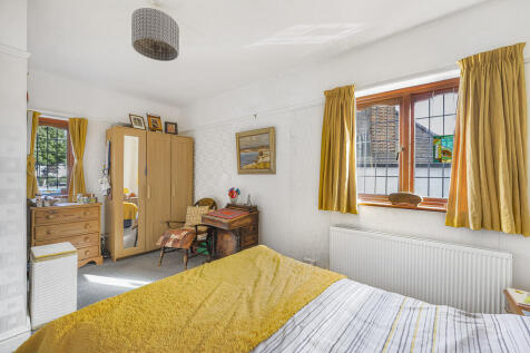 Bedroom 1 (2)