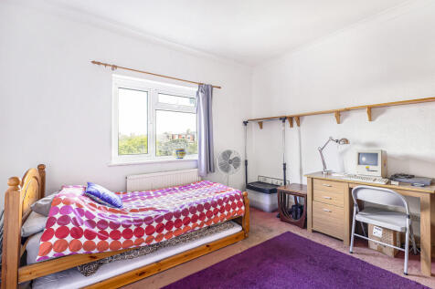 Bedroom 2 (2)