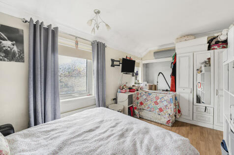 Bedroom 1 (2)