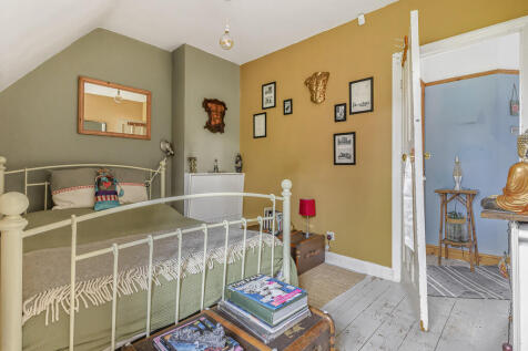 Bedroom 2 (2)