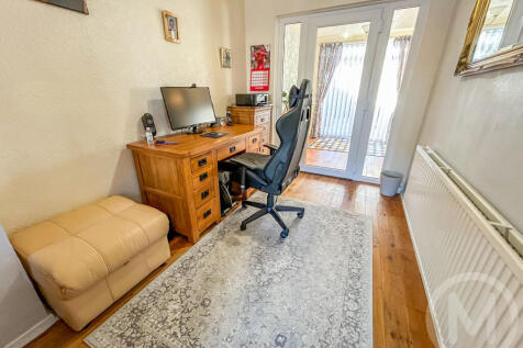 highcroft 8 (12).JPG