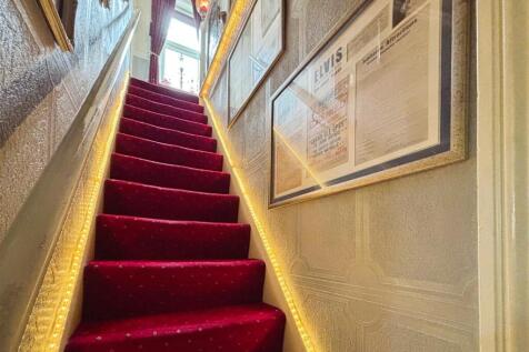 Staircase.jpg