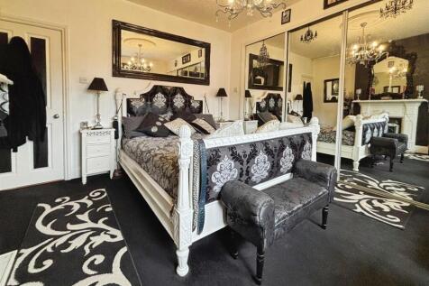 Bedroom One.jpg