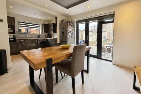Diner/Kitchen