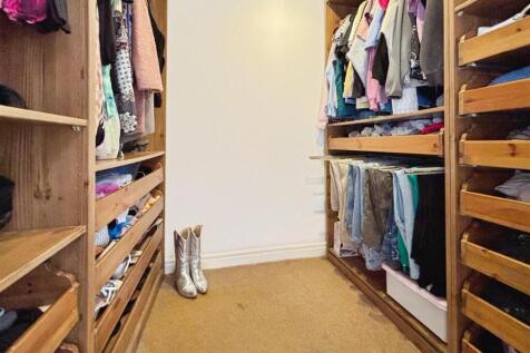 Walk-In Wardrobe