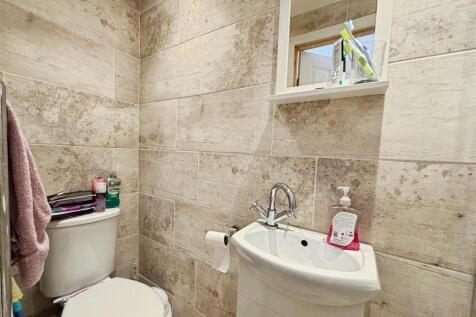 Basement En-Suite