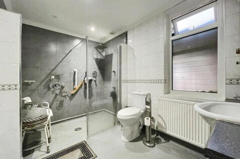 Downstairs Family Bathroom