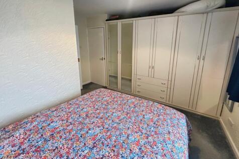 Fitted Wardrobes/Storage