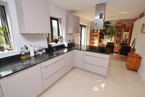 open plan kitchen/diner