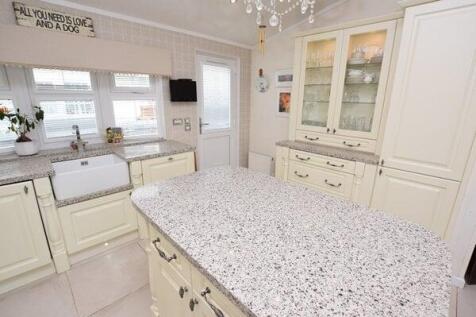 open plan kitchen &amp; dining room