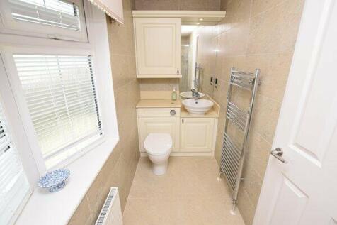 en-suite shower room