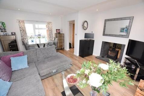 open plan lounge &amp; dining room