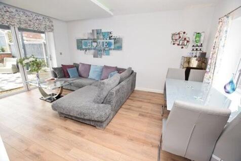open plan lounge &amp; dining room