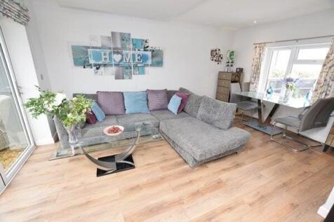 open plan lounge &amp; dining room