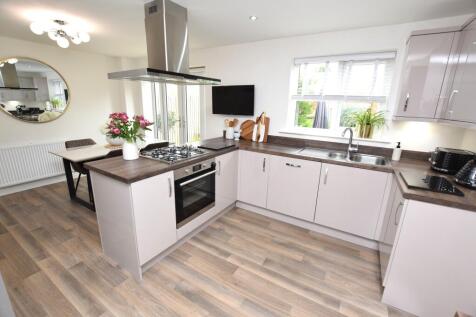 open plan kitchen/diner