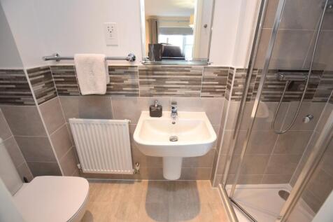 en-suite shower room