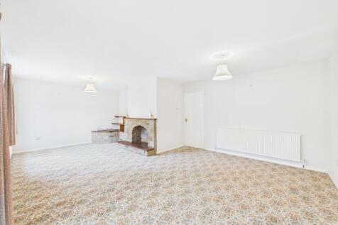 open plan lounge &amp; dining room