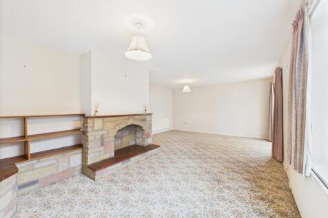 open plan lounge &amp; dining room