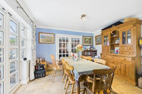 dining/kitchen