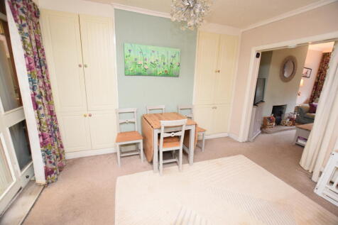 open plan kitchen &amp; dining room