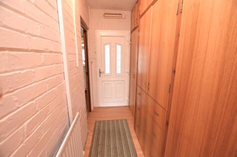 enclosed side passage