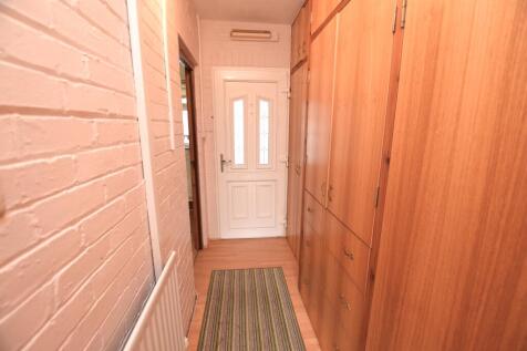 enclosed side passage