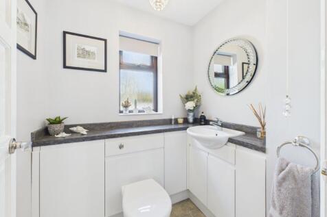 ground floor cloakroom