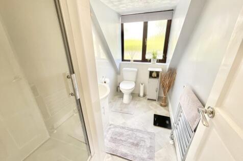 en-suite shower room