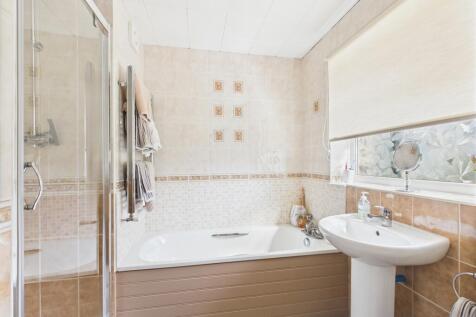 bath &amp; shower room