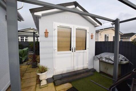detached hobby room