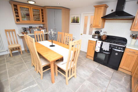 open plan kitchen/diner