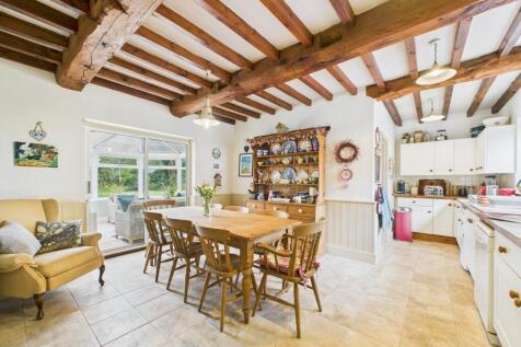 dining/kitchen