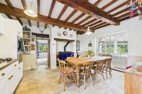 dining/kitchen