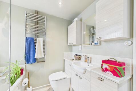 bath &amp; shower room